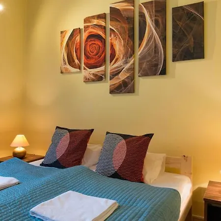 Big Cosy Retro Apt, Free Parking, 15min Oldtown & Kazimierz - By Homelike * 克拉科夫