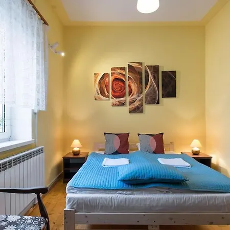 公寓 Big Cosy Retro Apt, Free Parking, 15min Oldtown & Kazimierz - By Homelike